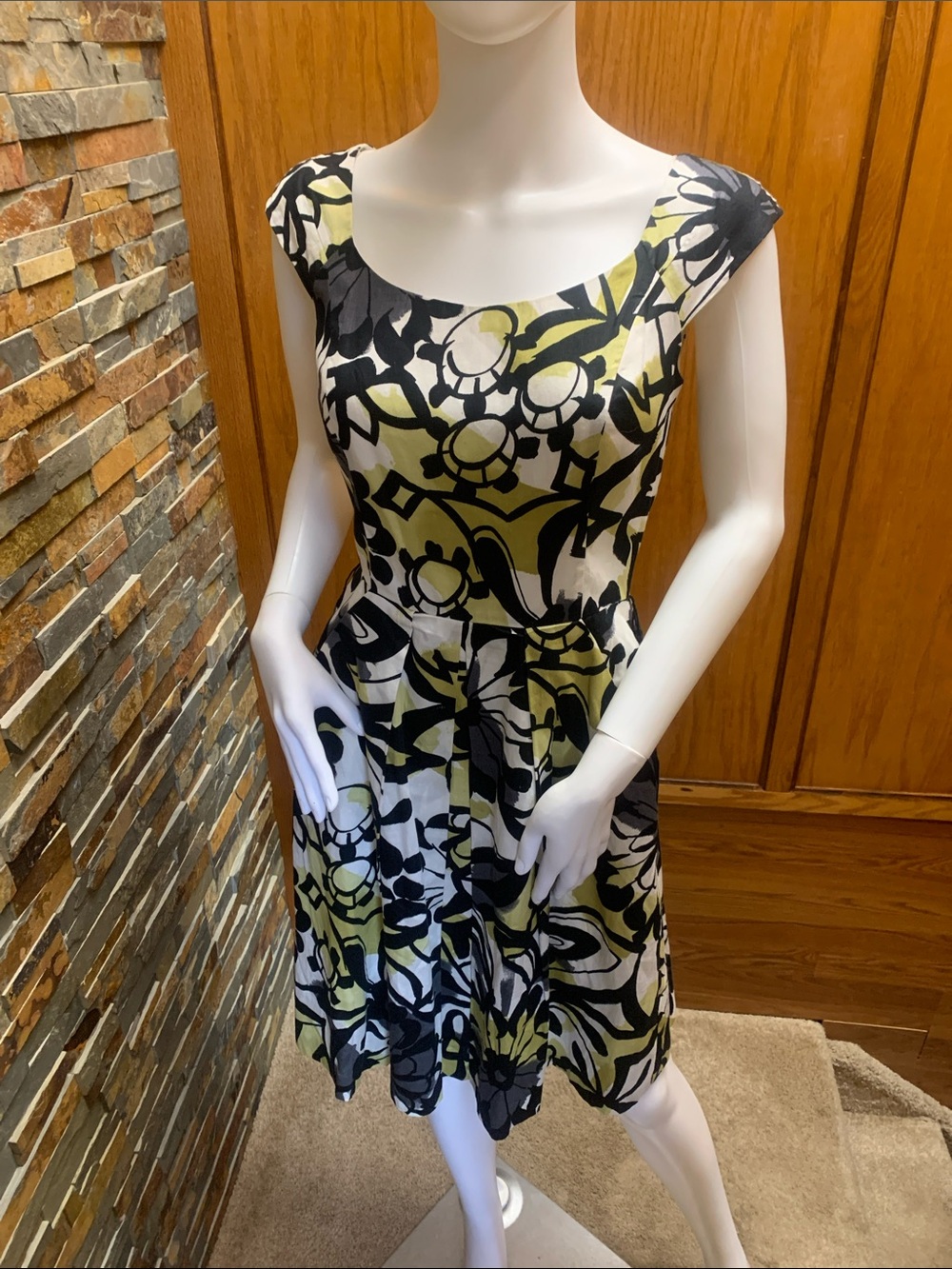 Muse Black, White and Yellow Printed Dress size 2